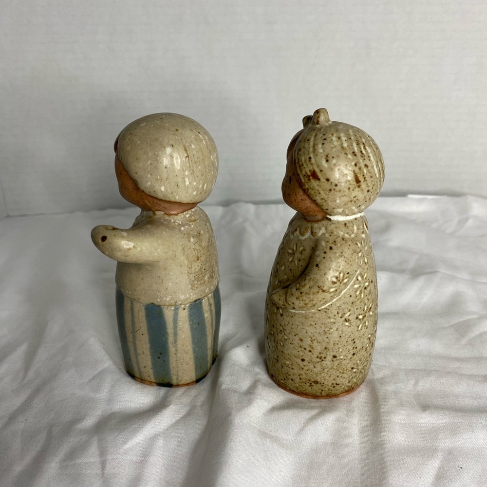 Vintage FF Japan Salt Pepper Shakers Speckled Ceramic Boy Girl Figures Blue Tan - Picture 4 of 10